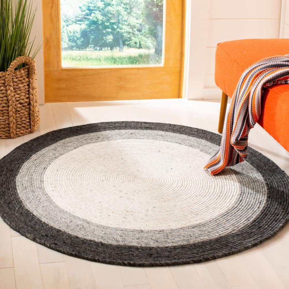 Handwoven Grey/Ivory Braided Wool 6' Round Area Rug