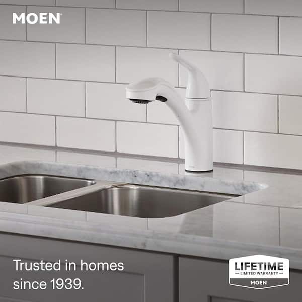 Brecklyn Single-Handle Pull-Out Sprayer Kitchen Faucet with Power Clean in White