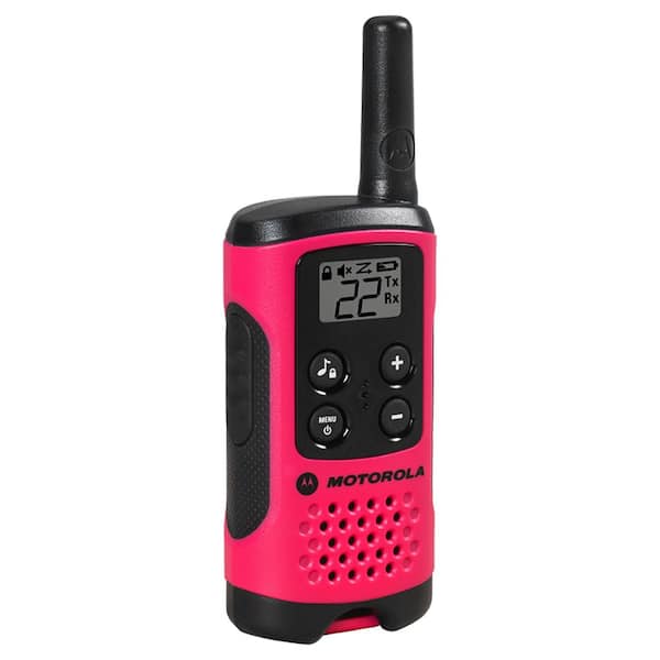 MOTOROLA Motorola TALKABOUT 2-Way Radios with Bluetooth, 35-Mile Range,  Flashing Light Warning System, Rechargeable Batteries, 22 Channels in the Walkie  Talkies department at