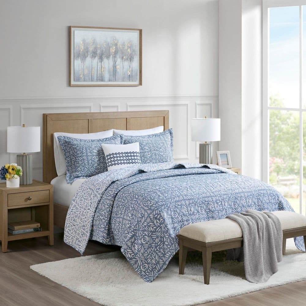 Blue Reversible Cotton Full Quilt Set with Embroidered Pillow