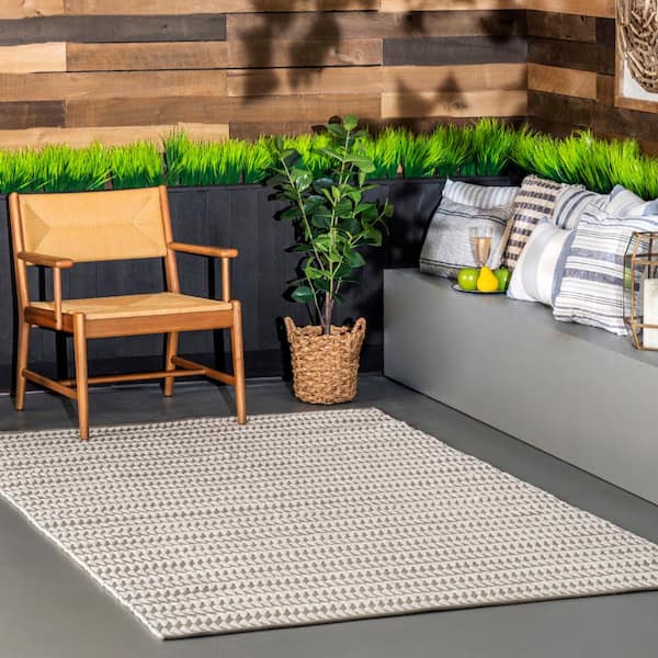 Outdoor Striped Yasmin Area Rug Ivory 5 ft. x 8 ft. Area Rug