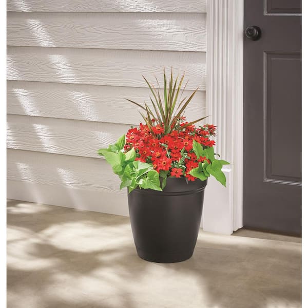 Mirabelle Large Black Plastic Planter with Drainage Hole and Attached Saucer (16 in. L x 16 in. W x 14.5 in. H)