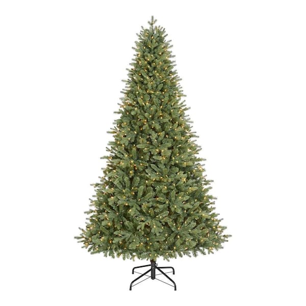 7.5 ft. Nostalgic Noble Fir LED Pre-Lit Christmas Tree T18
