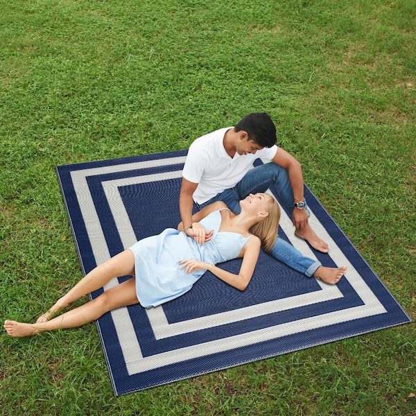 Paris Navy Creme 8 ft. x 10 ft. Modern Plastic Indoor/Outdoor Area Rug