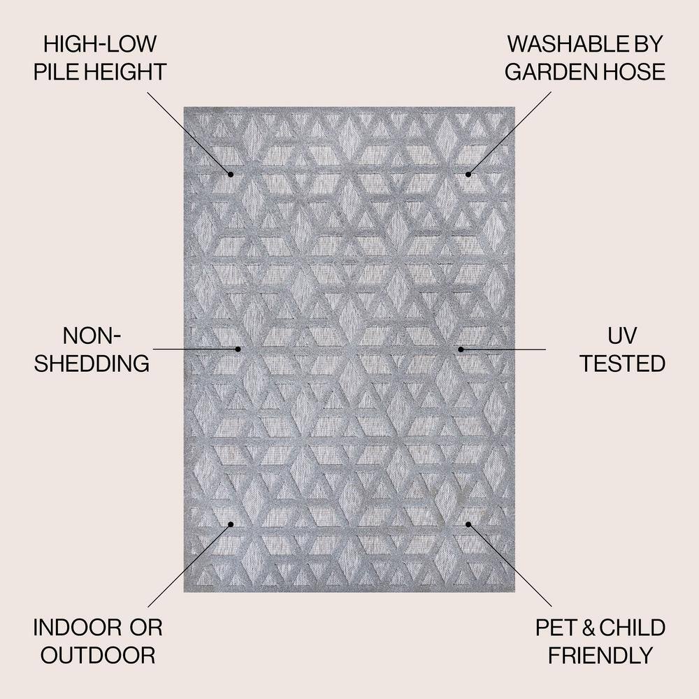 Talaia Light Gray Geometric Synthetic Indoor/Outdoor Rug