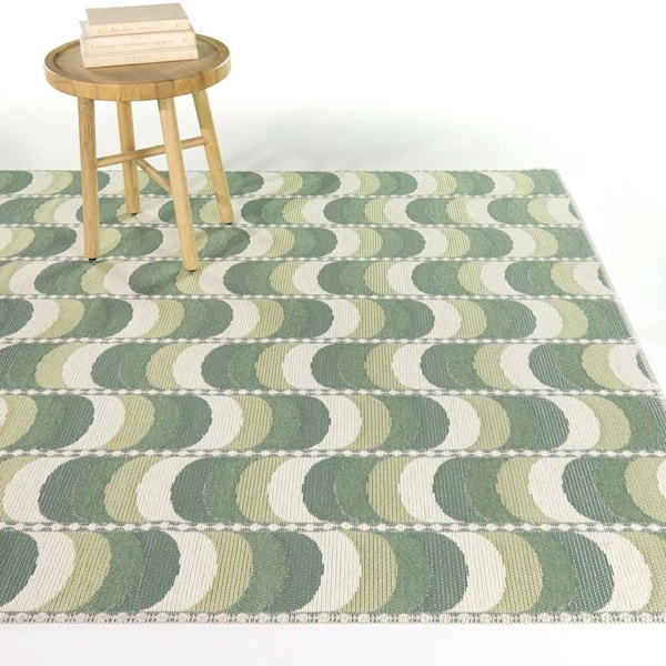 Lycia Green 5 ft. 3 in. x 7 ft. Modern Waves Indoor/Outdoor Area Rug
