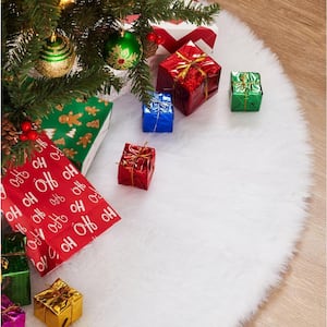 4 ft. L White Faux Fur Christmas Tree Skirt