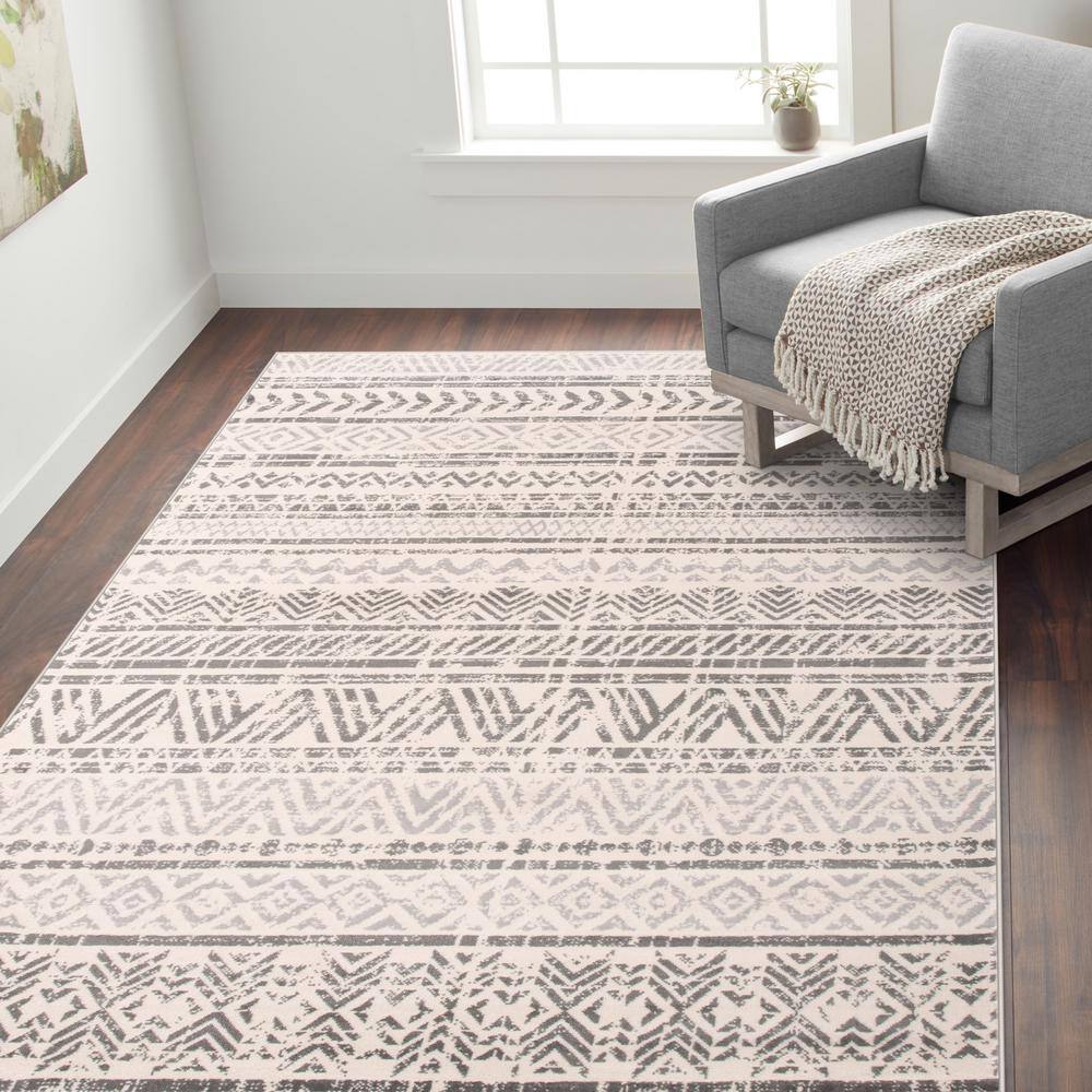 Gray Geometric 10' x 14' Reversible Synthetic Area Rug