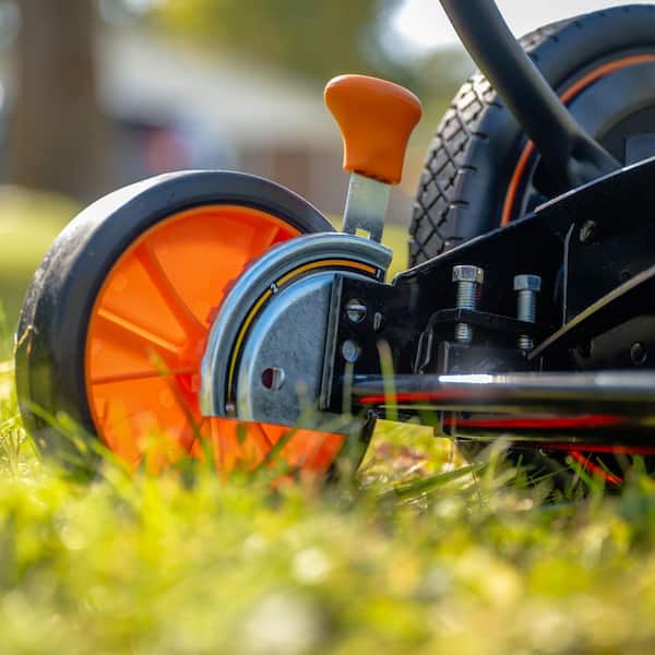 Scotts 18 in. Manual 7-Blade Push Walk Behind Reel Lawn Mower 716