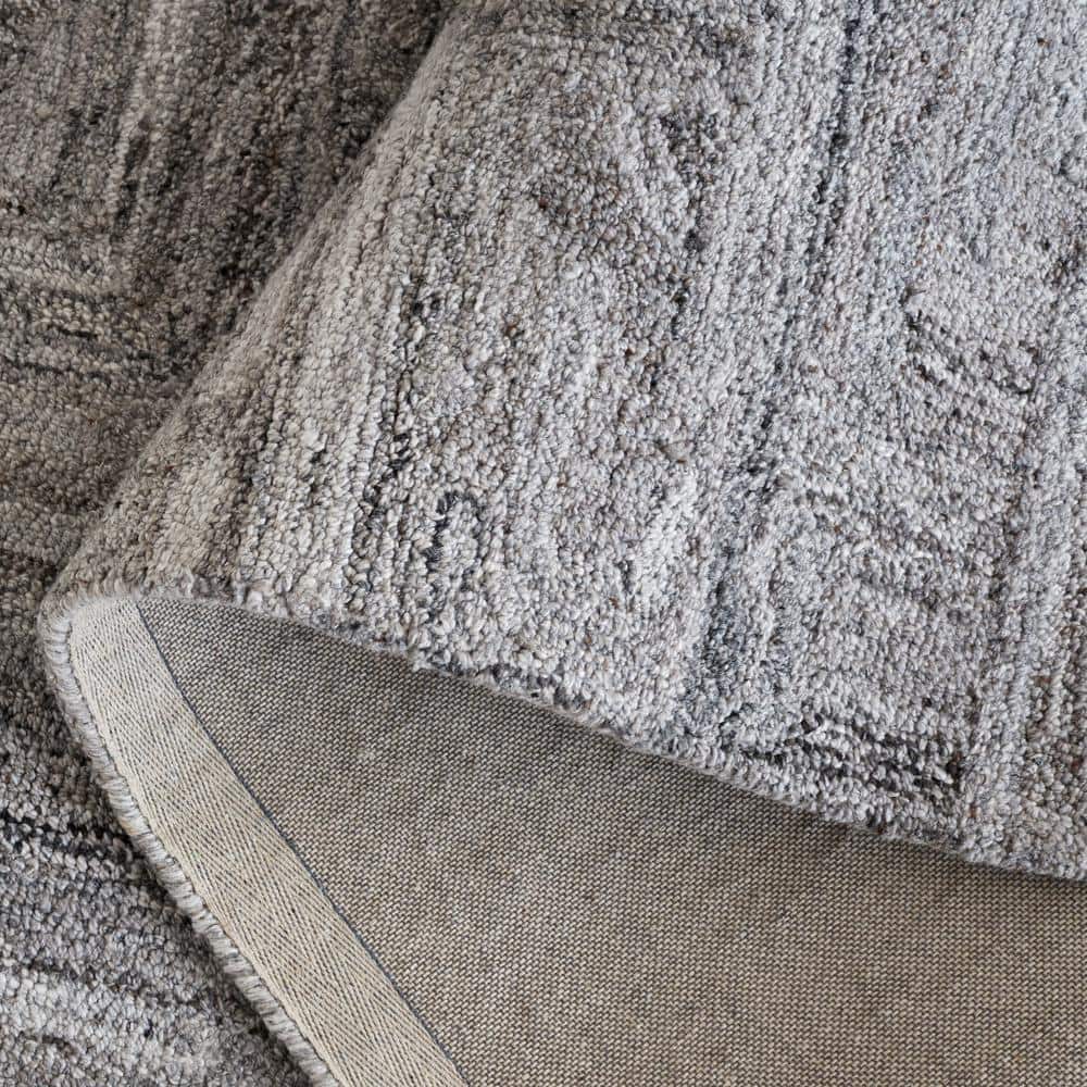 Gray Abstract Handmade Wool and Cotton Area Rug, 5' x 8'