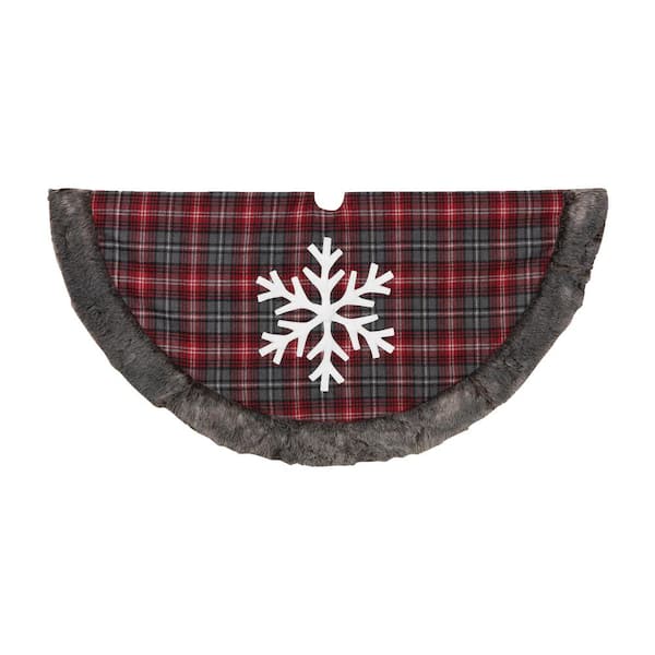 GERSON INTERNATIONAL 48 in. D Christmas Buffalo Plaid Tree Skirt with Snowflake
