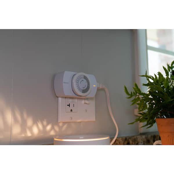 Woods 24 Hour Heavy Duty Indoor Plug-In Grounded Outlet Mechanical