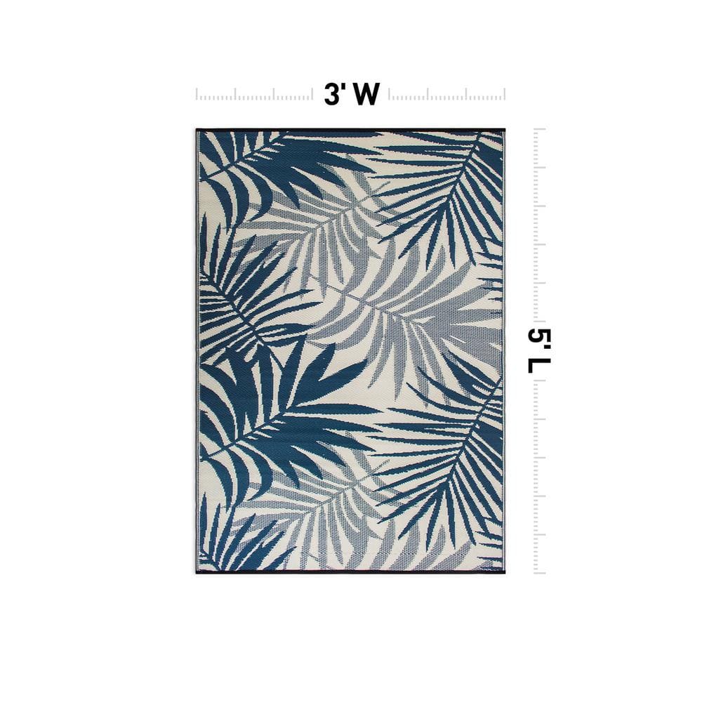 Blue Floral Reversible Synthetic 5' x 7' Indoor/Outdoor Rug