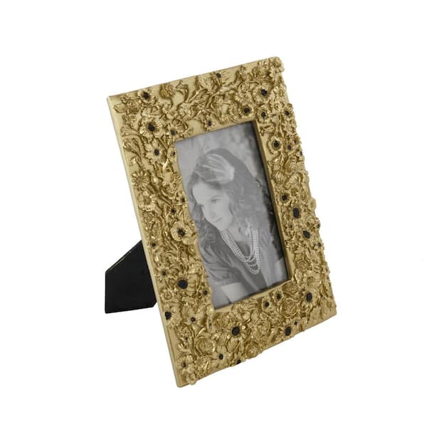 Retro Luxury 7.5 in. x 9.5 in. Gold Textured Picture Frame