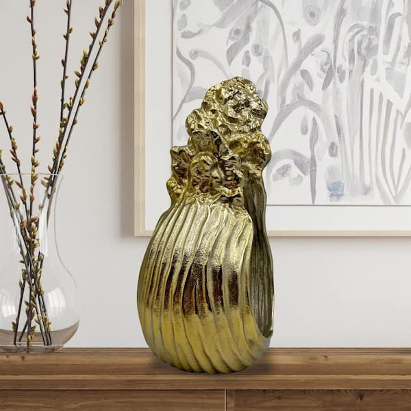 castellousa Gold 16 in. x 10 in. Abstract loop Metal Sculpture-Modern Art Decor for Home or Office