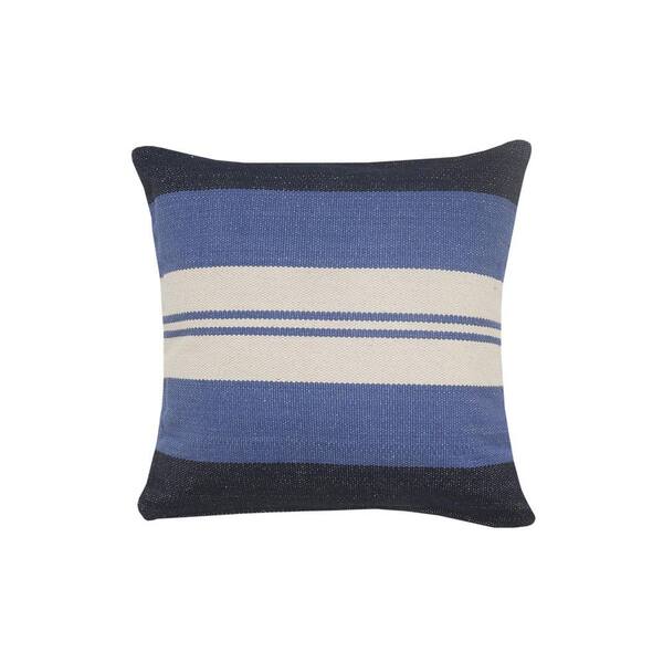 blue and white accent pillows