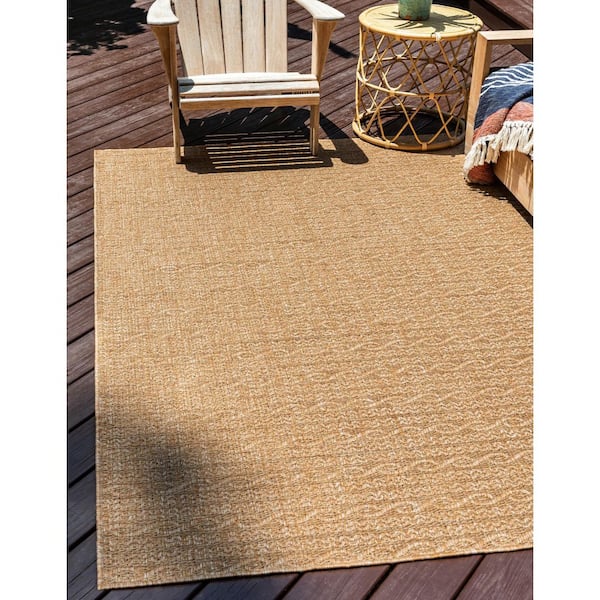 Outdoor Links Light Brown 7' 0 x 10' 0 Area Rug