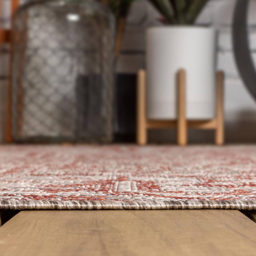 Estrella Red and Taupe Medallion Synthetic Indoor/Outdoor Area Rug