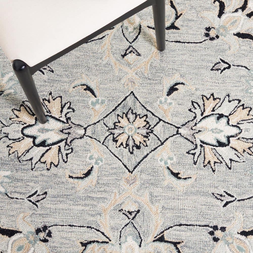Handmade Tufted Wool Round Rug in Warm Gray, 59"