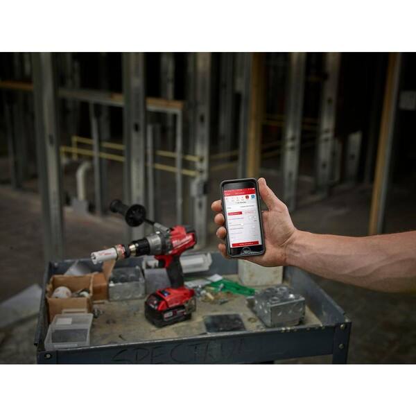Milwaukee - M18 FUEL ONE-KEY 18V Lithium-Ion Brushless Cordless Hammer Drill/Impact Driver Combo Kit w/(2) 5.0Ah Batteries, Case