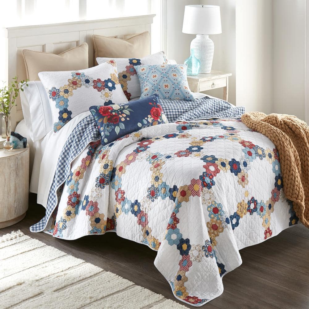 White Cotton Reversible Queen Quilt Set with Floral Design