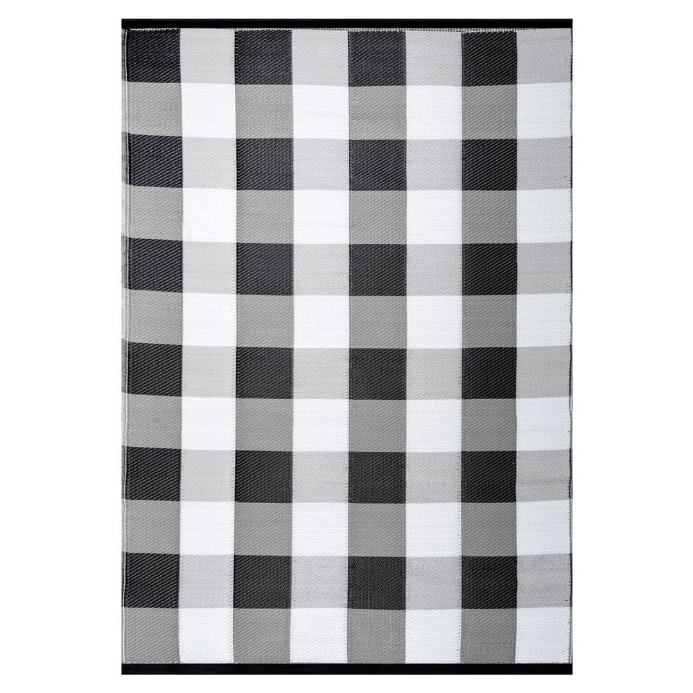 Buffalo Plaid Outdoor Rug, 27.5'' x 43'' Black and White Check