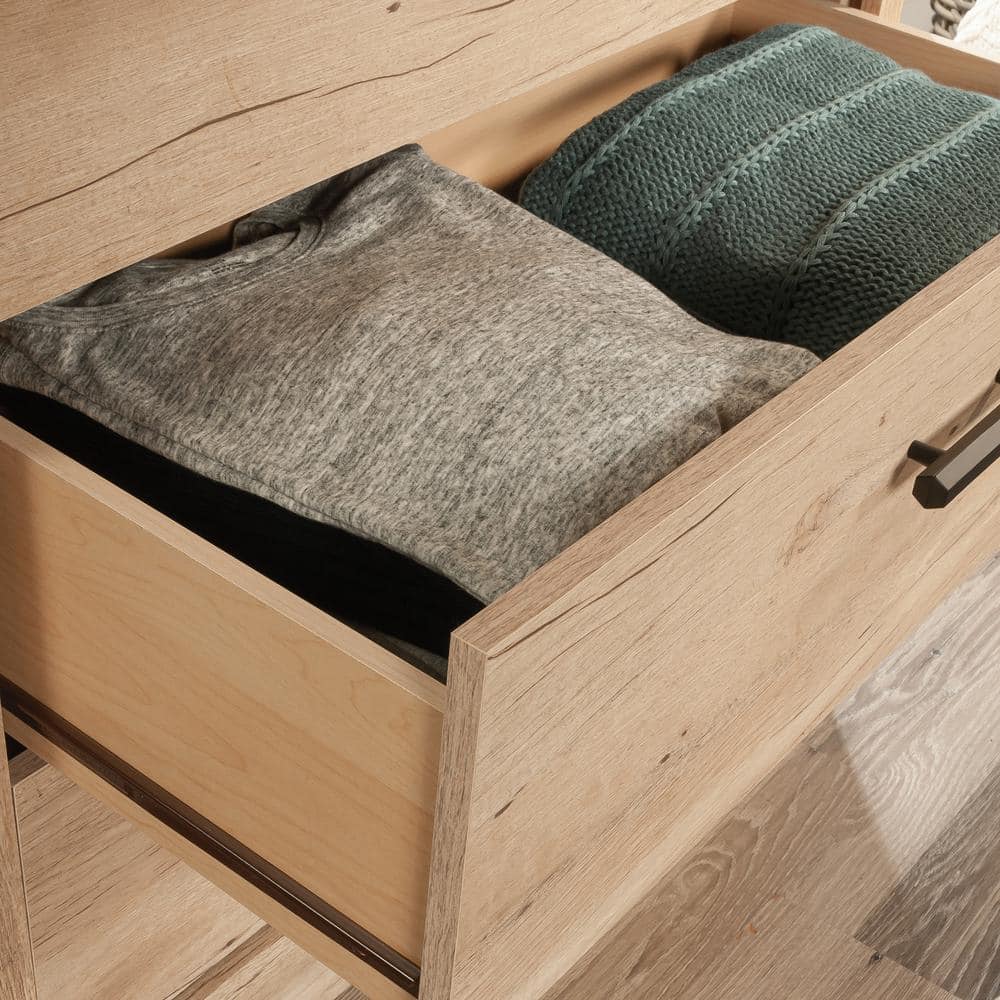 Prime Oak Cottage Style 4-Drawer Dresser with Black Handles