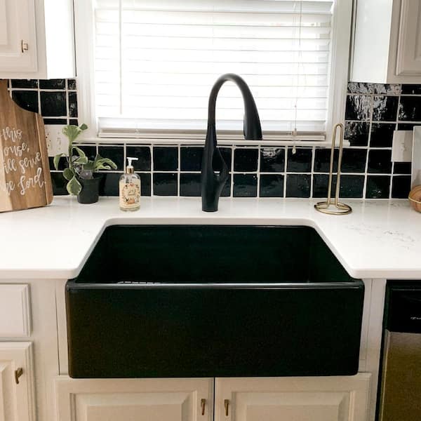 https://images.thdstatic.com/productImages/46c3e1f0-6c9a-4482-9c7b-763cc4a73387/svn/matte-black-sinkology-farmhouse-kitchen-sinks-sk499-30fc-mb-31_600.jpg