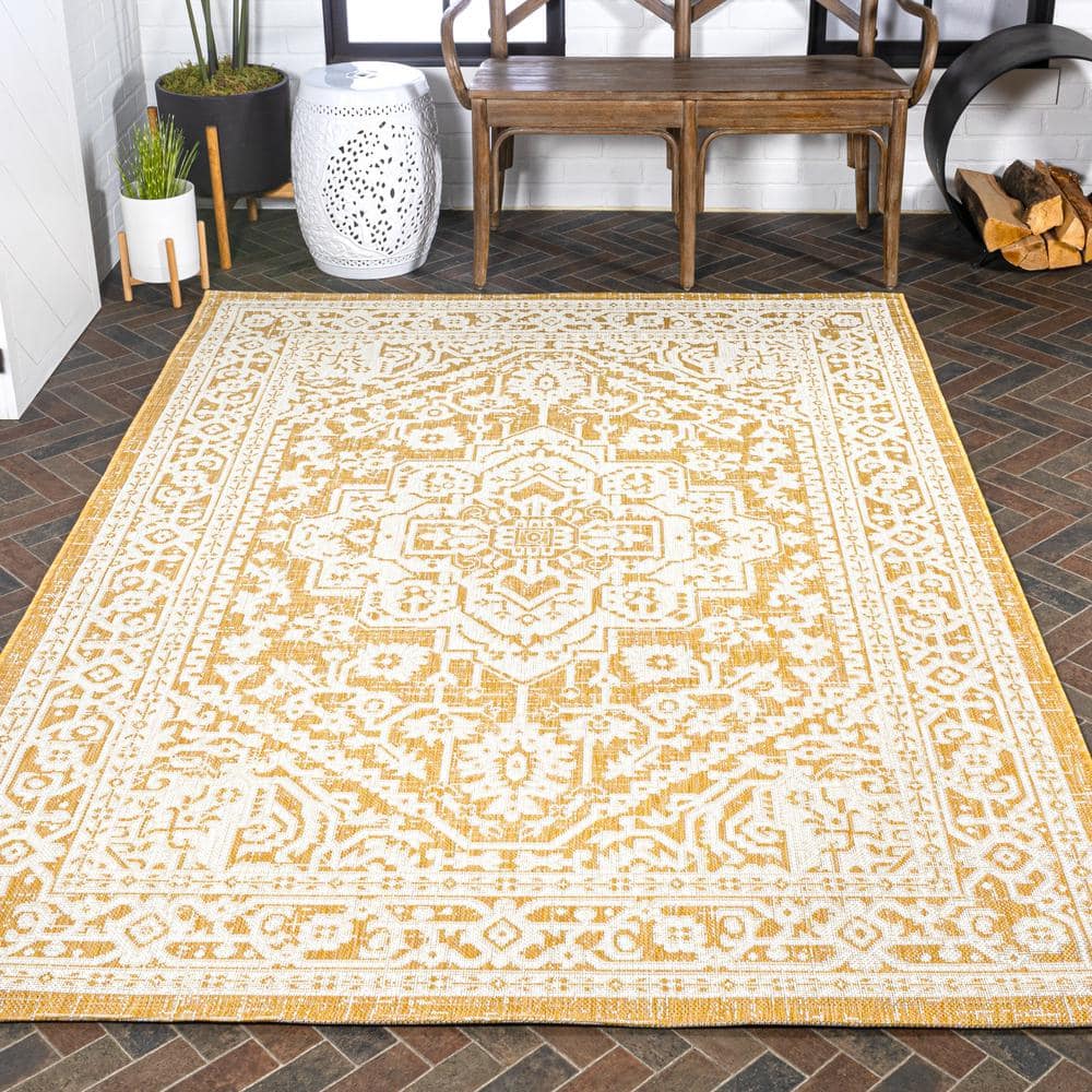 Sinjuri Yellow/Cream Medallion Hand-Woven 9' x 12' Indoor/Outdoor Rug
