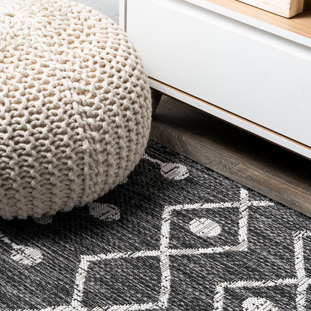Black and Ivory Geometric Bohemian Indoor/Outdoor Rug