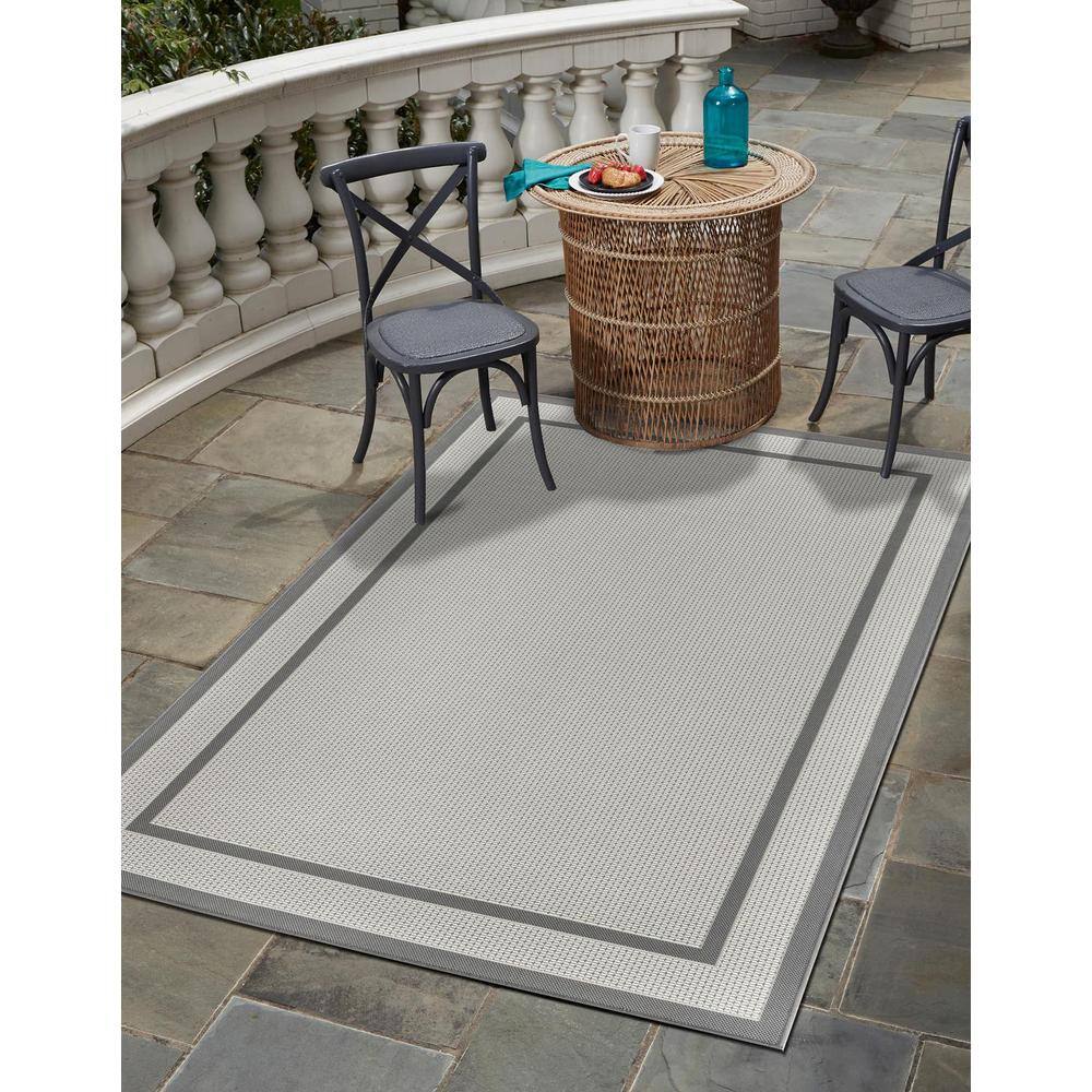 Reversible Easy-Care Gray Synthetic Outdoor Rug 7' x 10'