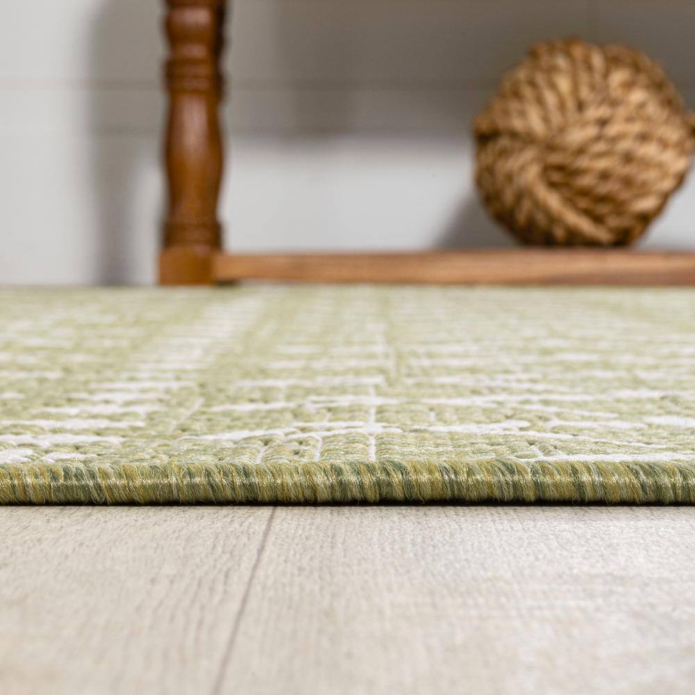 Moroccan Geometric Light Green and Cream 5' x 7' Indoor/Outdoor Rug