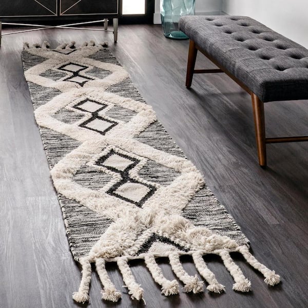 Yara Shaggy Helix Diamonds Grey 2 ft. x 8 ft. Runner Rug