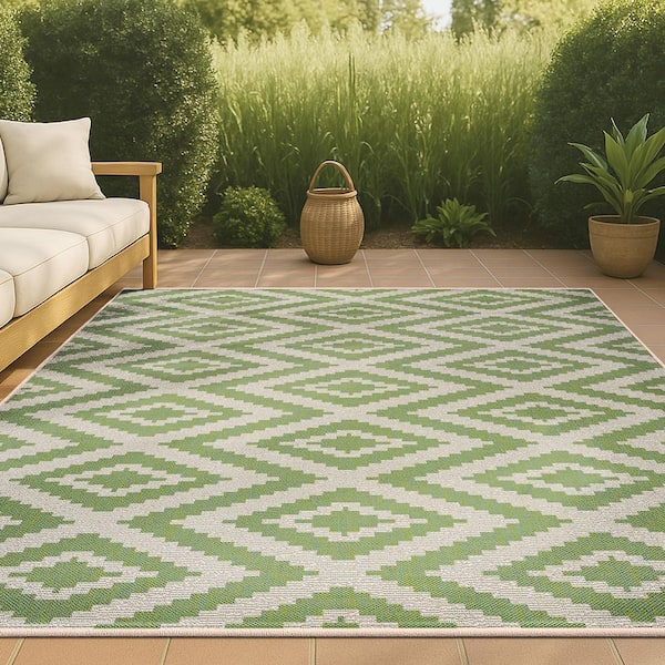 JONATHAN Y Sintra Diamond Tribal Green/Cream 5 ft. x 8 ft. Indoor/Outdoor Area Rug