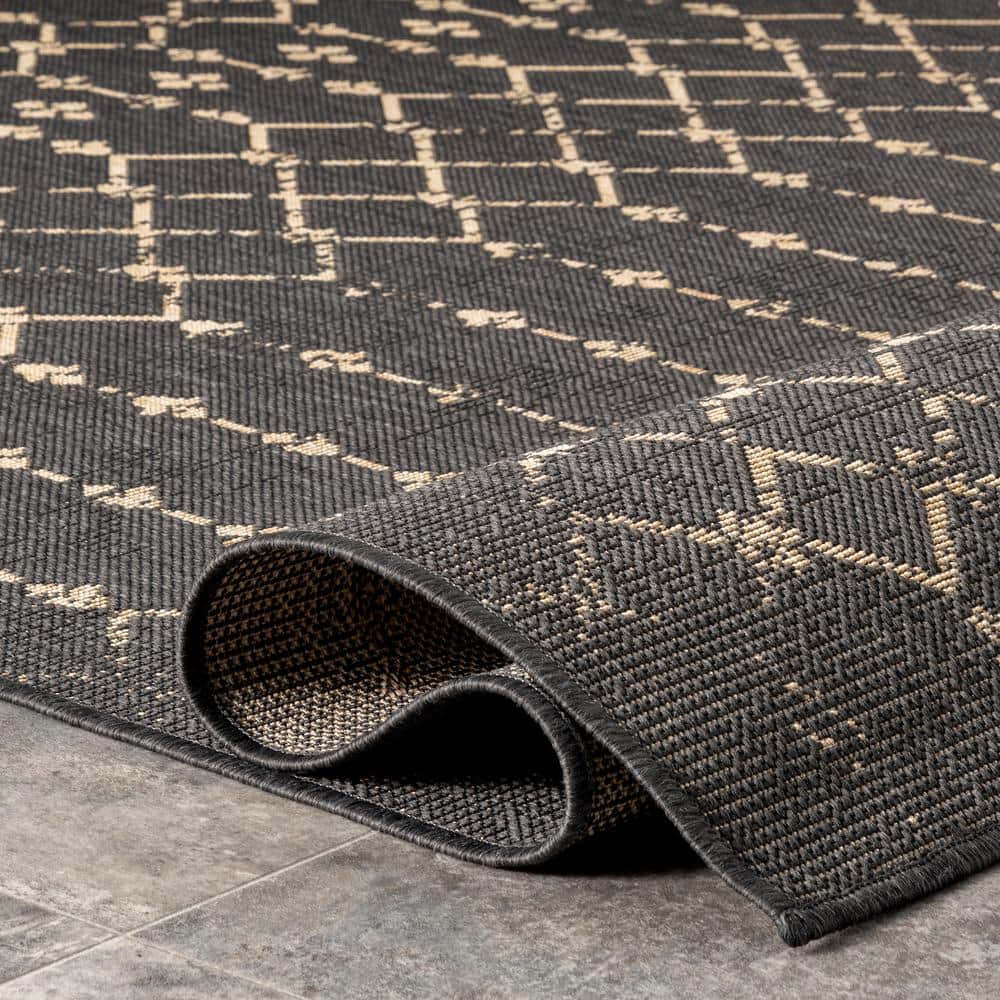 Charcoal Moroccan Trellis Indoor/Outdoor Synthetic Area Rug