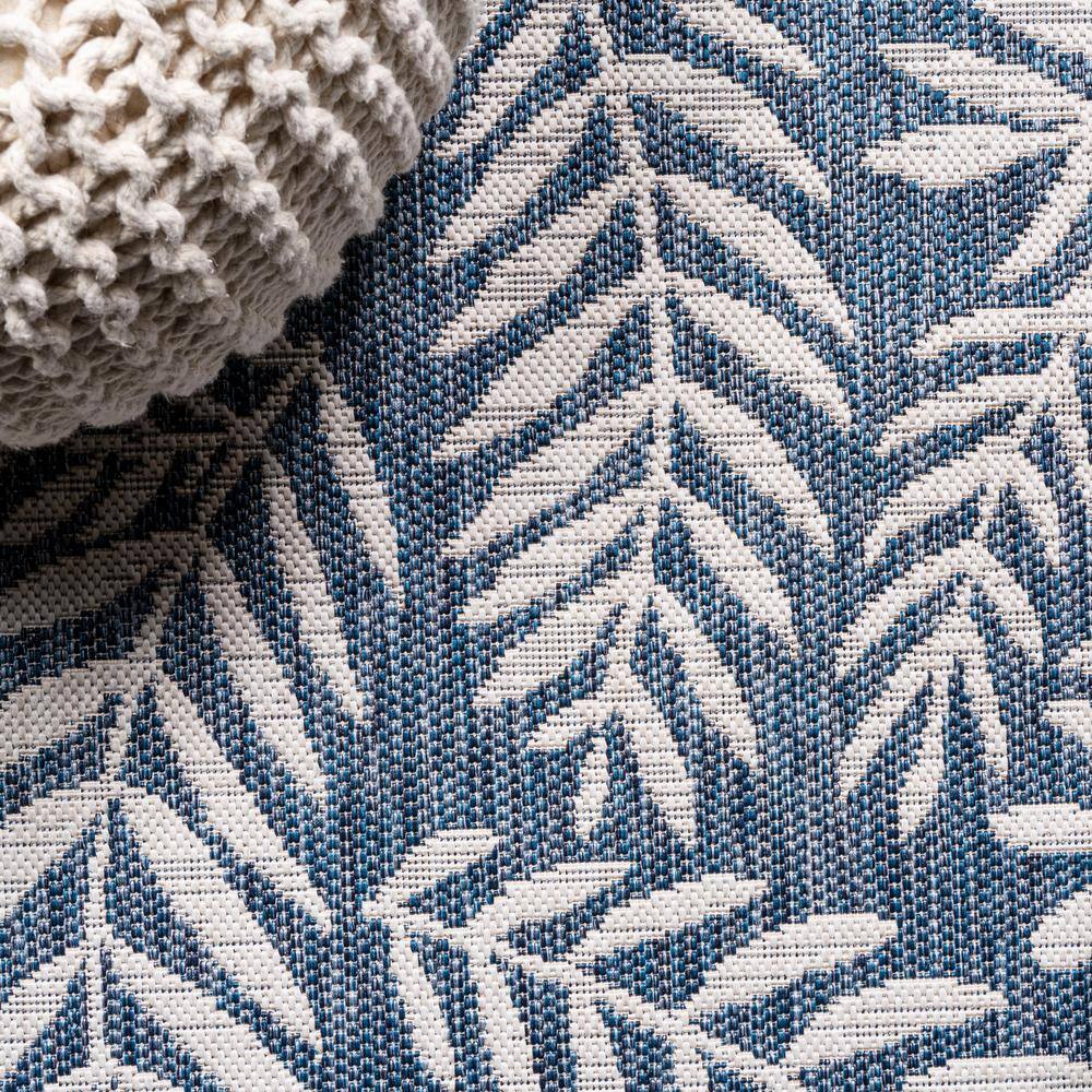 Tropical Retreat Ivory and Navy 9' x 12' Synthetic Flatweave Area Rug