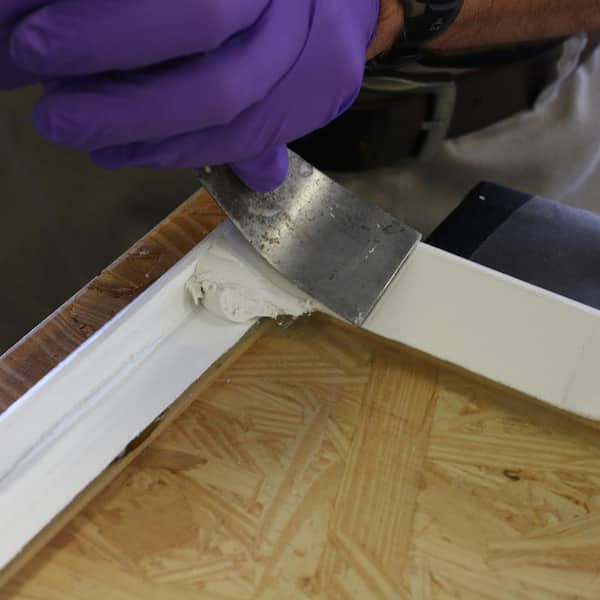 DAP - '33' Window Glazing 32 oz. White Latex Interior/Exterior Window Glazing Compound