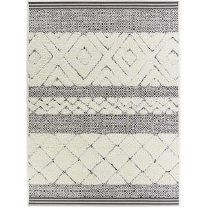 Carlyle White 5 ft. 3 in. x 7 ft. Geometric Indoor/Outdoor Area Rug