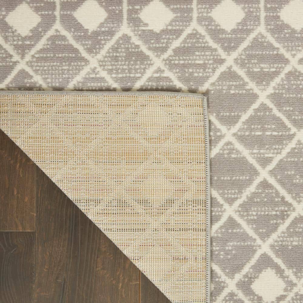 Transfixing Moroccan Diamond Gray and Ivory 5'3" x 7'3" Area Rug
