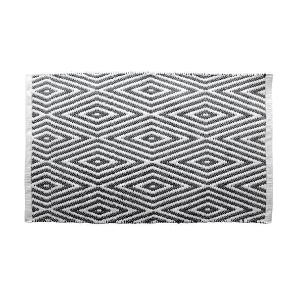 m MODA at home enterprises ltd. Oxford Bath Mat 20 in. x 32 in. Cotton Black/White