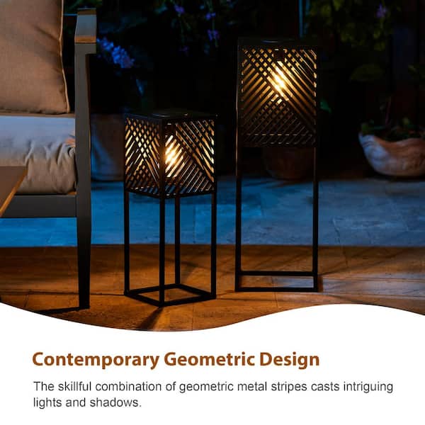 ランタン Glitzhome 23.75 in. H Black Metal Stripes Geometric Solar