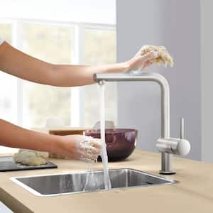 Minta Touch Single-Handle Pull-Out Sprayer Kitchen Faucet in SuperSteel Infinity