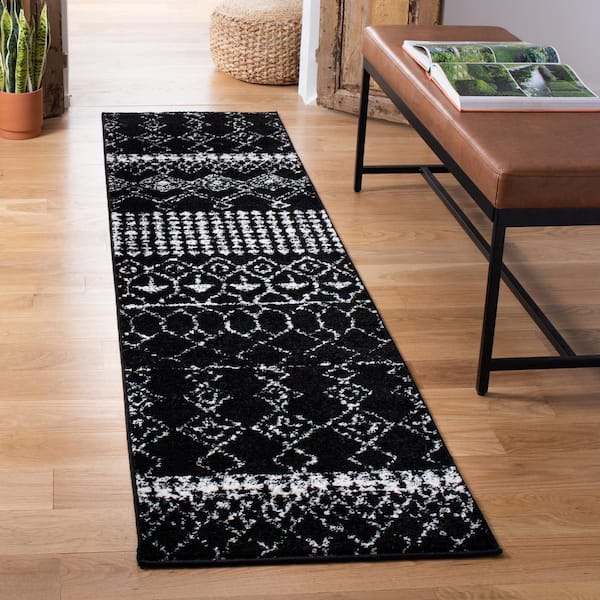 Tulum Black/Ivory 2 ft. x 7 ft. Moroccan Runner Rug