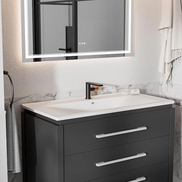 Single Handle Single Hole Bathroom Faucet in Matte Black