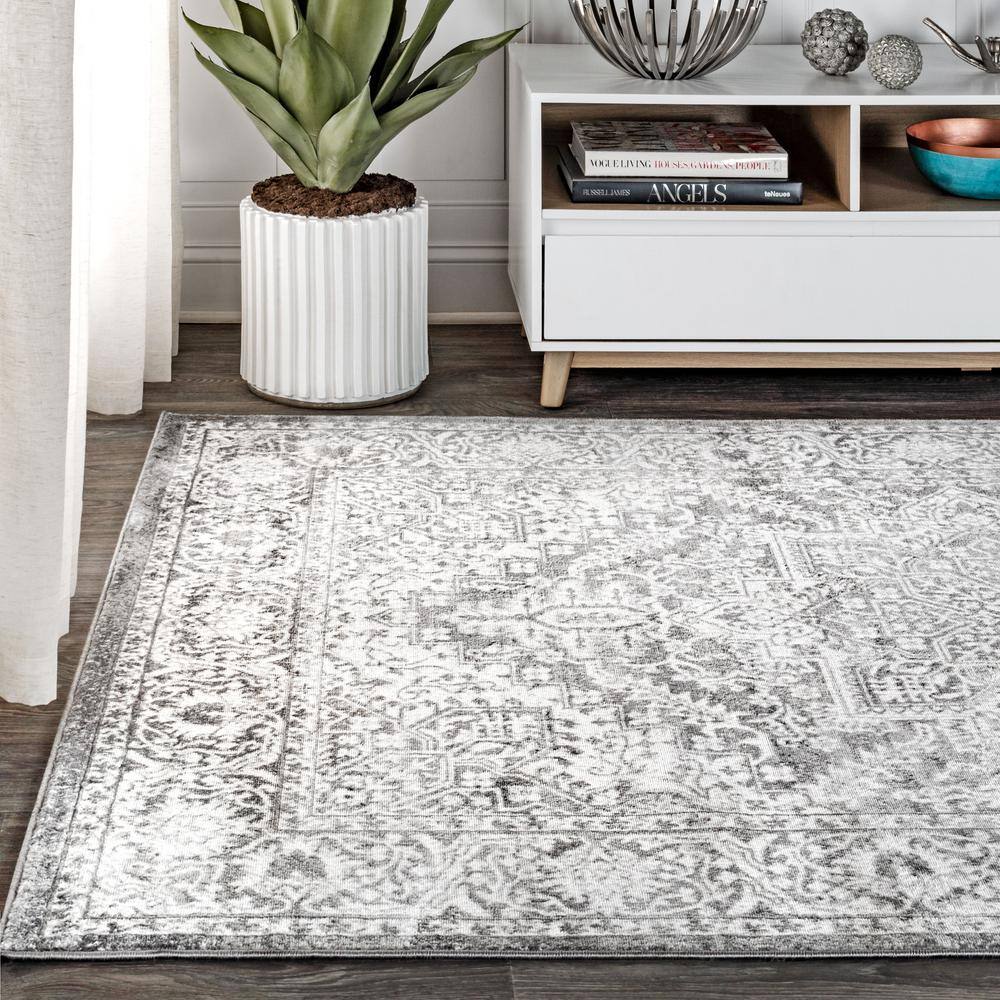 Light Grey Synthetic Medallion 4' x 6' Area Rug