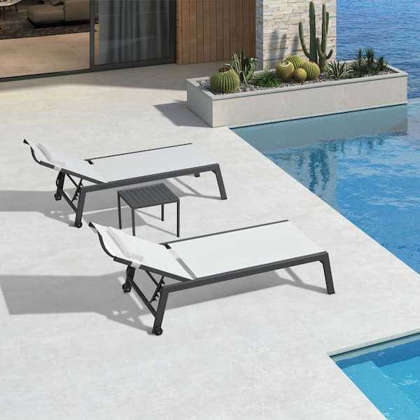 Oversize Black Frame Lounge of 3-Pieces Aluminum Outdoor Chaise Lounge with Cushion and Armrests, White