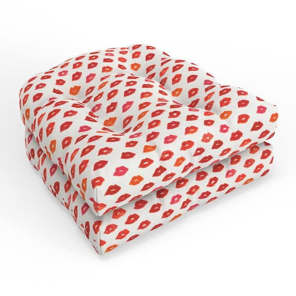 Pillow Perfect Novelty 19 in W x 5 in D Outdoor Square Tufted Wicker Seat Cushion 2 Count 19 in. x 19 in. Red Glam