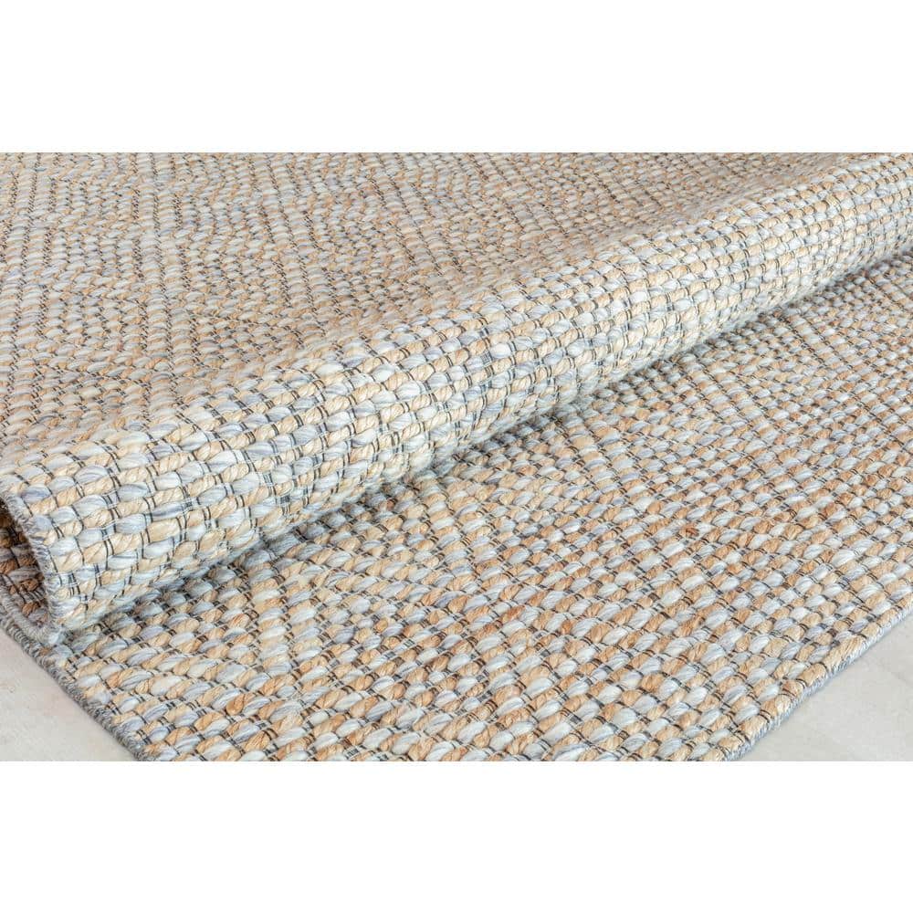 Gray and Beige Diamond Wool 5' x 7' Area Rug