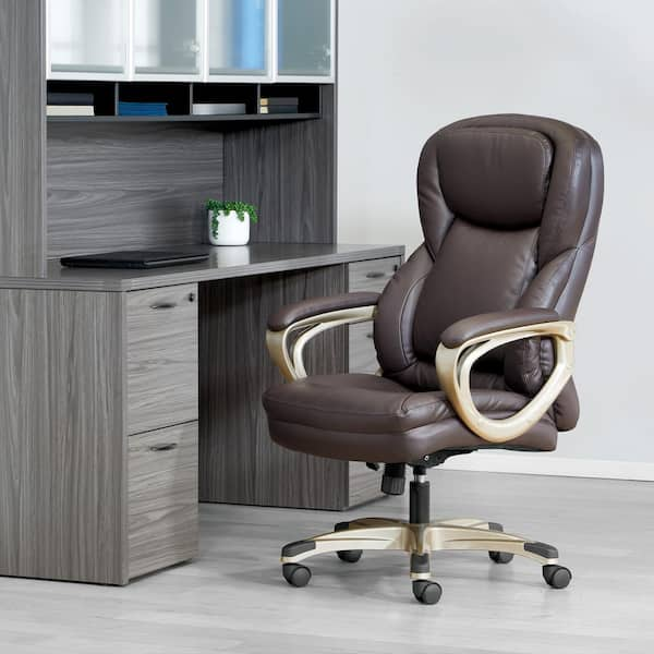 https://images.thdstatic.com/productImages/486ea5bb-c7ca-4823-a26e-f4a053ac0486/svn/espresso-cocoa-office-star-products-executive-chairs-ech67701-ec1-31_600.jpg