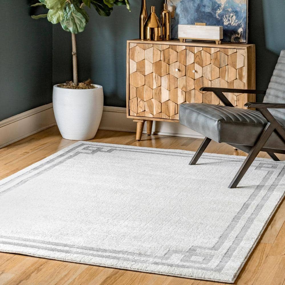 Gray Rectangular Reversible Synthetic Area Rug 5' x 7'